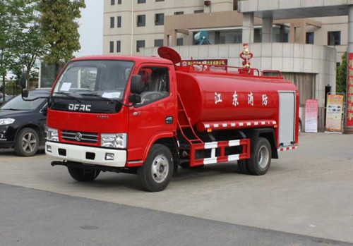 為后期的消防和役鋪設了不變且持久的根本消防灑水車廠家